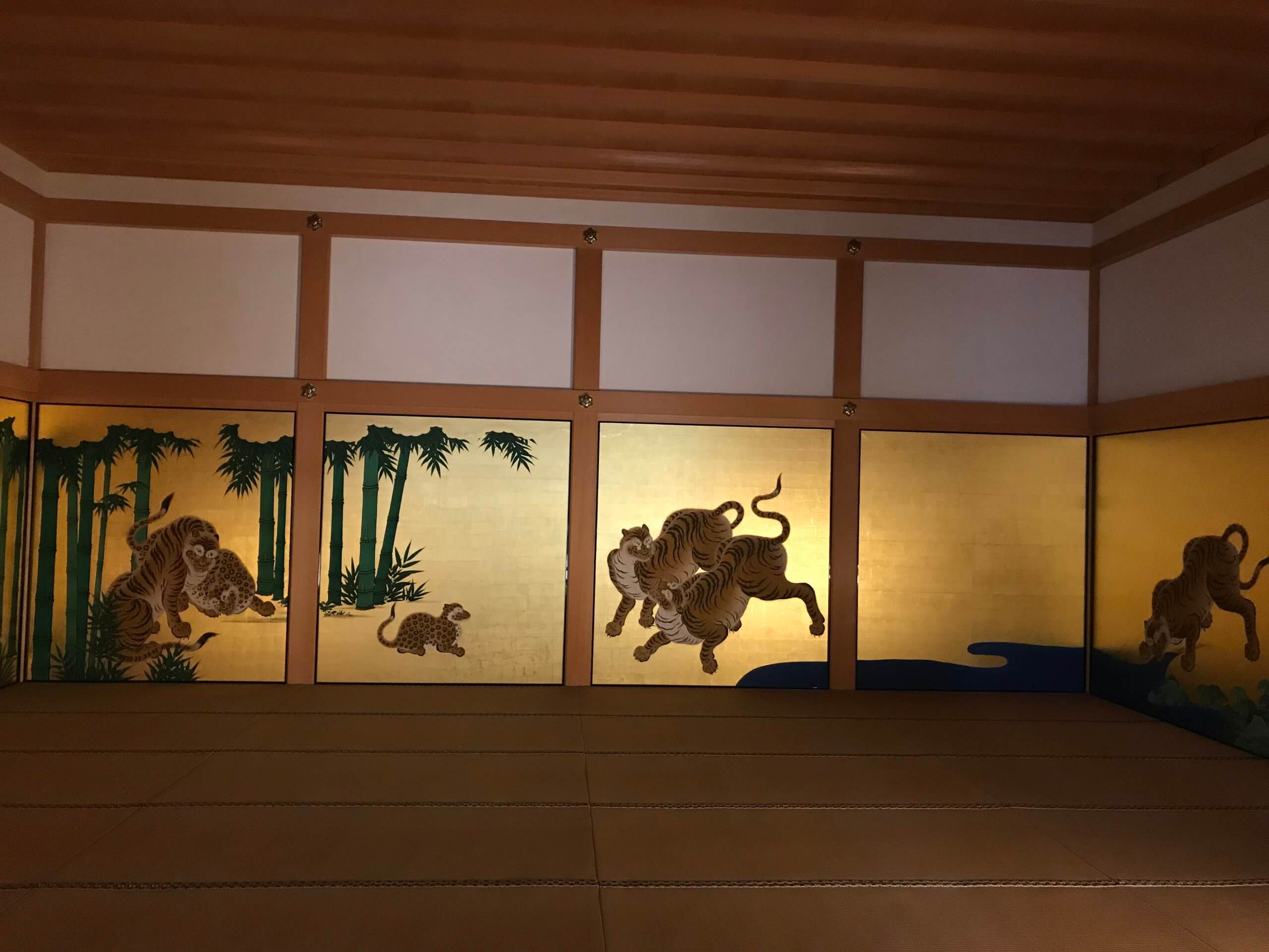 名古屋城本丸御殿室内の狩野派の襖絵